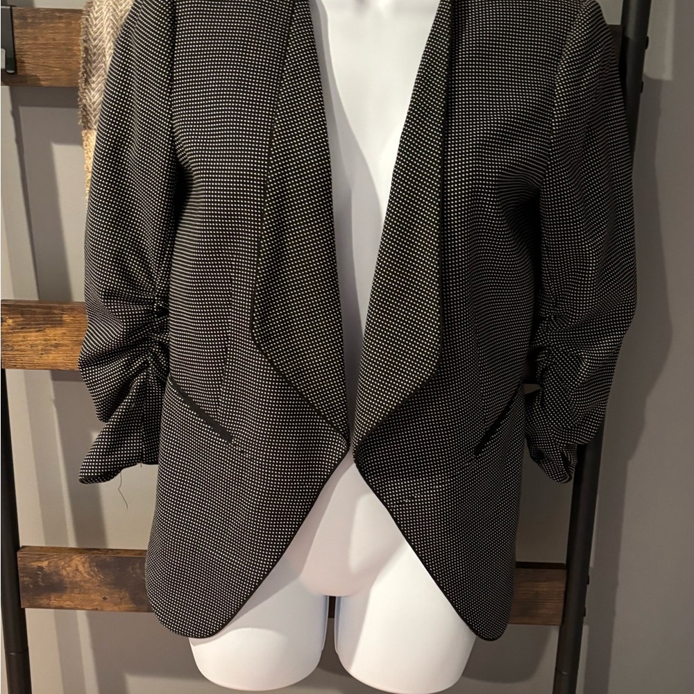 H&M Black and White Blazer - Picture 2 of 3